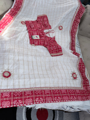 Women’s Off-White Linen Blend Saree with Red Bandhani Print Border & Matching Blouse, Festive Indian Saree, S- 3095
