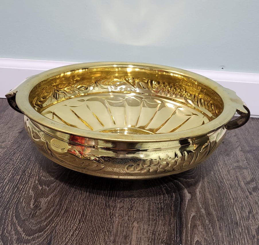 Decorative Brass Urli Bowl, 10" Brass Decorative Pot for floating Diya/Flower/Candle for Home / Office / Hotel Decor, Urli Bowl. UBB# 198